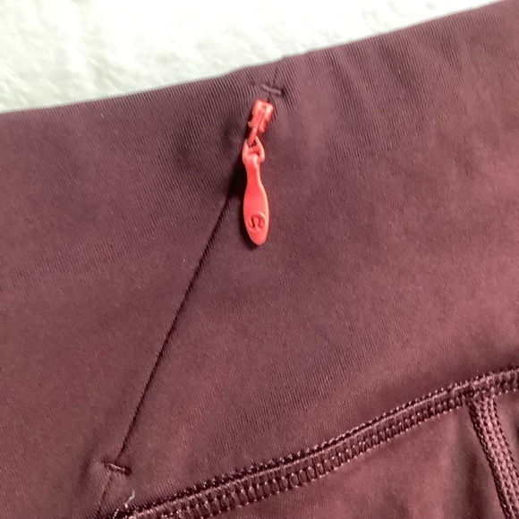Lululemon All Meshed Up 7/8 Tight Bordeaux Drama / Flash Light Maroon 25” Sz 2 - Picture 9 of 13
